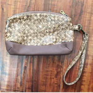 HandmadeBrown Woven Design Wristlet Bag